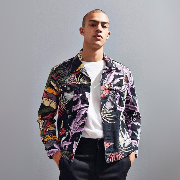NWOT Levi's Island Party Print Denim Jacket